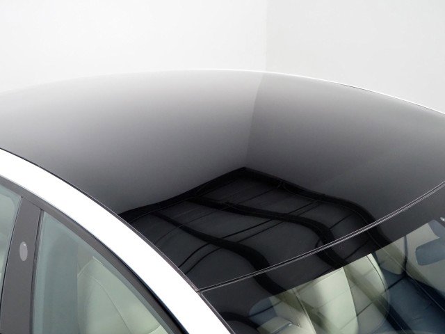 Used 2021 Tesla Model S Plaid image 5