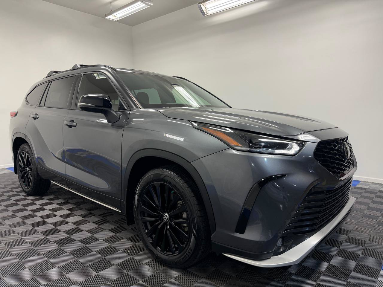 Used 2023 Toyota Highlander XSE