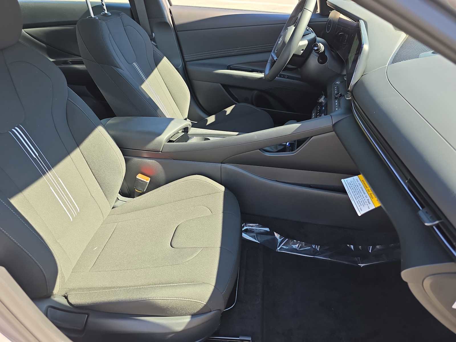 New 2025 Hyundai Elantra SEL image 22
