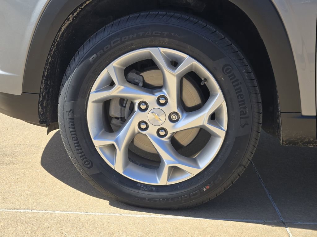 Used 2025 Chevrolet Trax LS w/ LS Convenience Package image 28