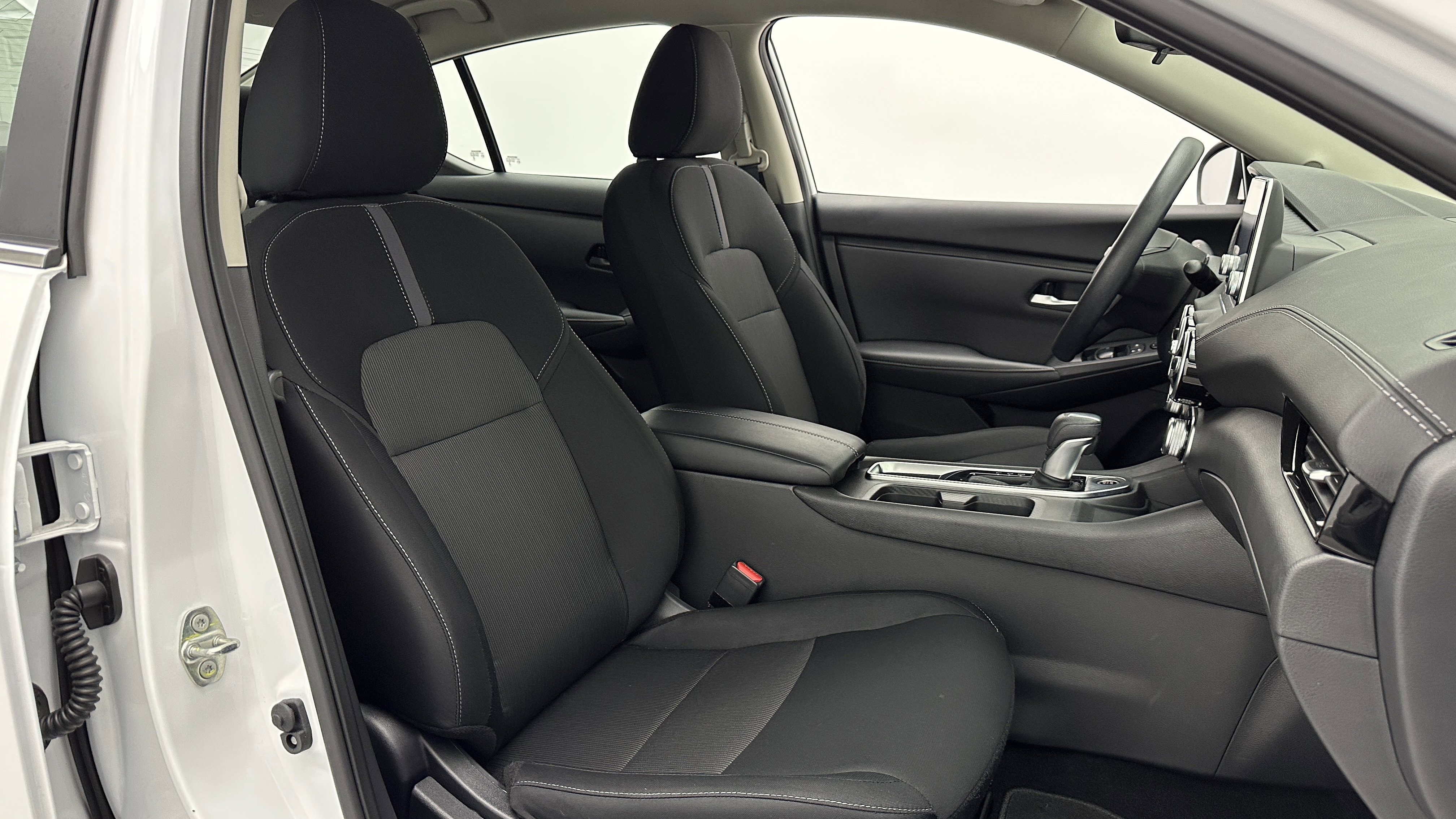 Used 2025 Nissan Sentra SV image 34