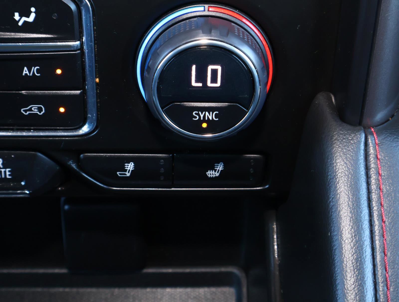Used 2023 Chevrolet Suburban RST w/ Luxury Package image 33