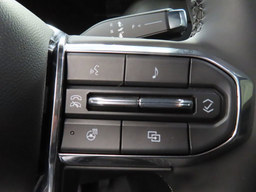 Used 2025 GMC Yukon Denali w/ Denali Reserve Package image 51