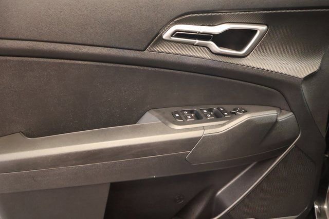 Used 2023 Kia Sportage LX image 8