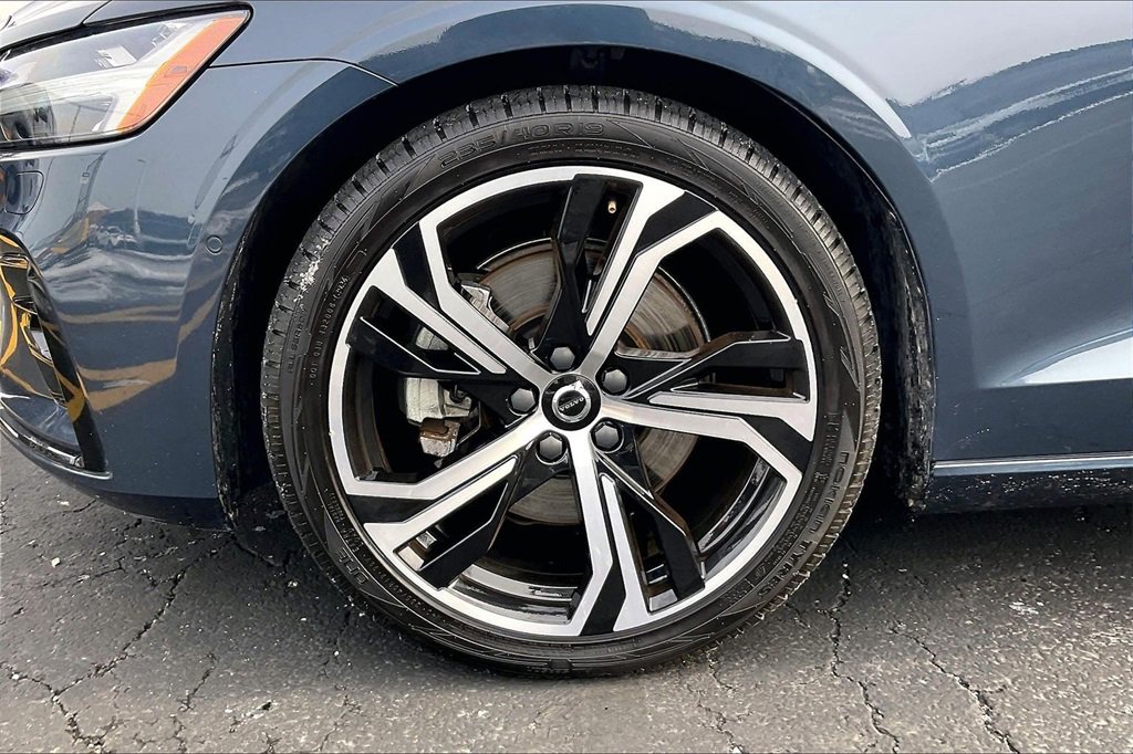 Used 2024 Volvo S60 B5 Plus image 8