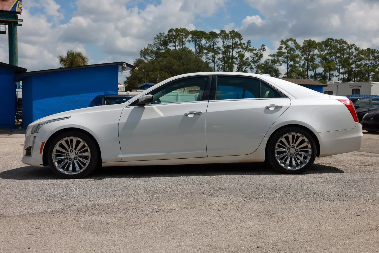 Used 2015 Cadillac CTS Luxury RWD image 3