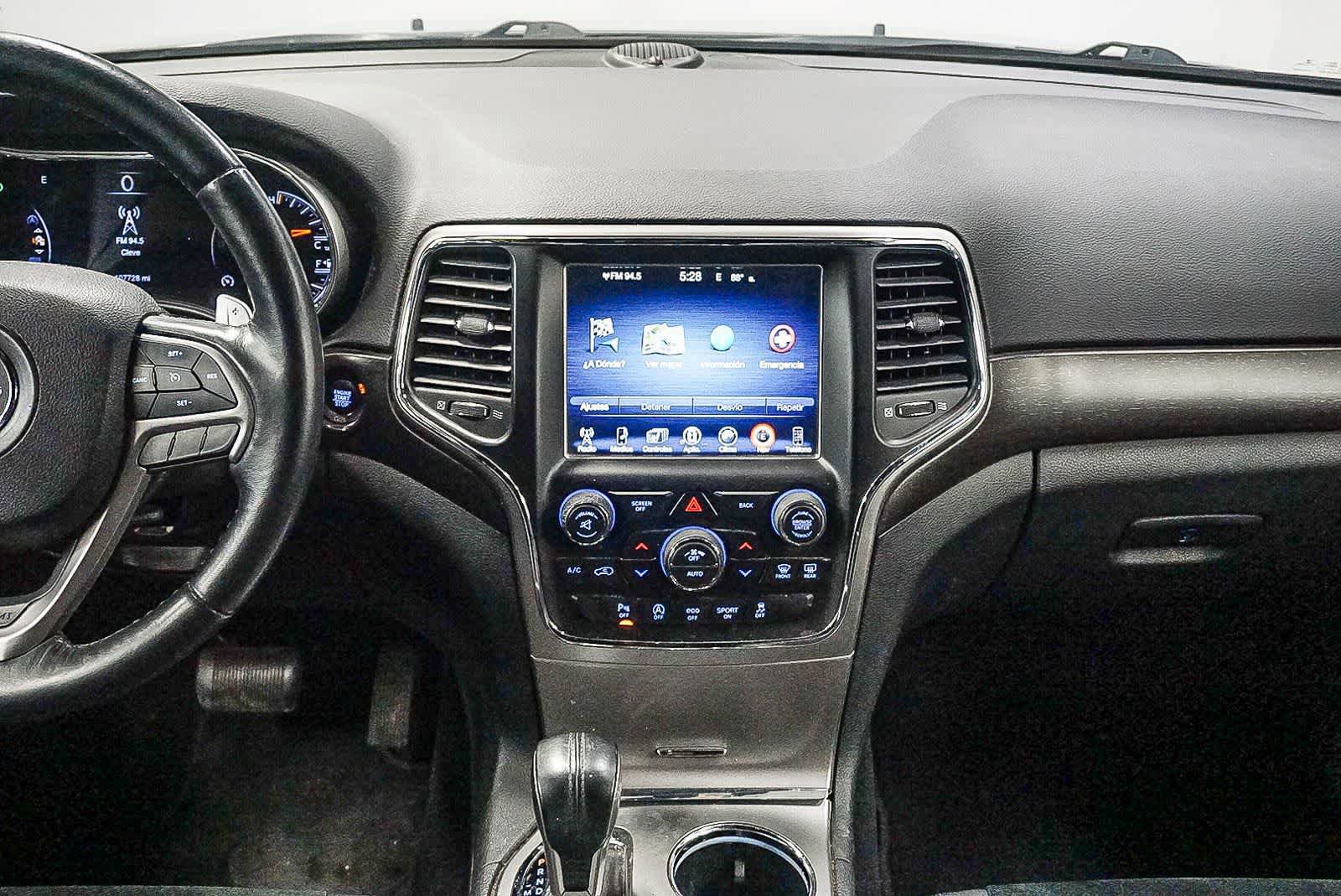 Used 2017 Jeep Grand Cherokee Altitude RWD image 13