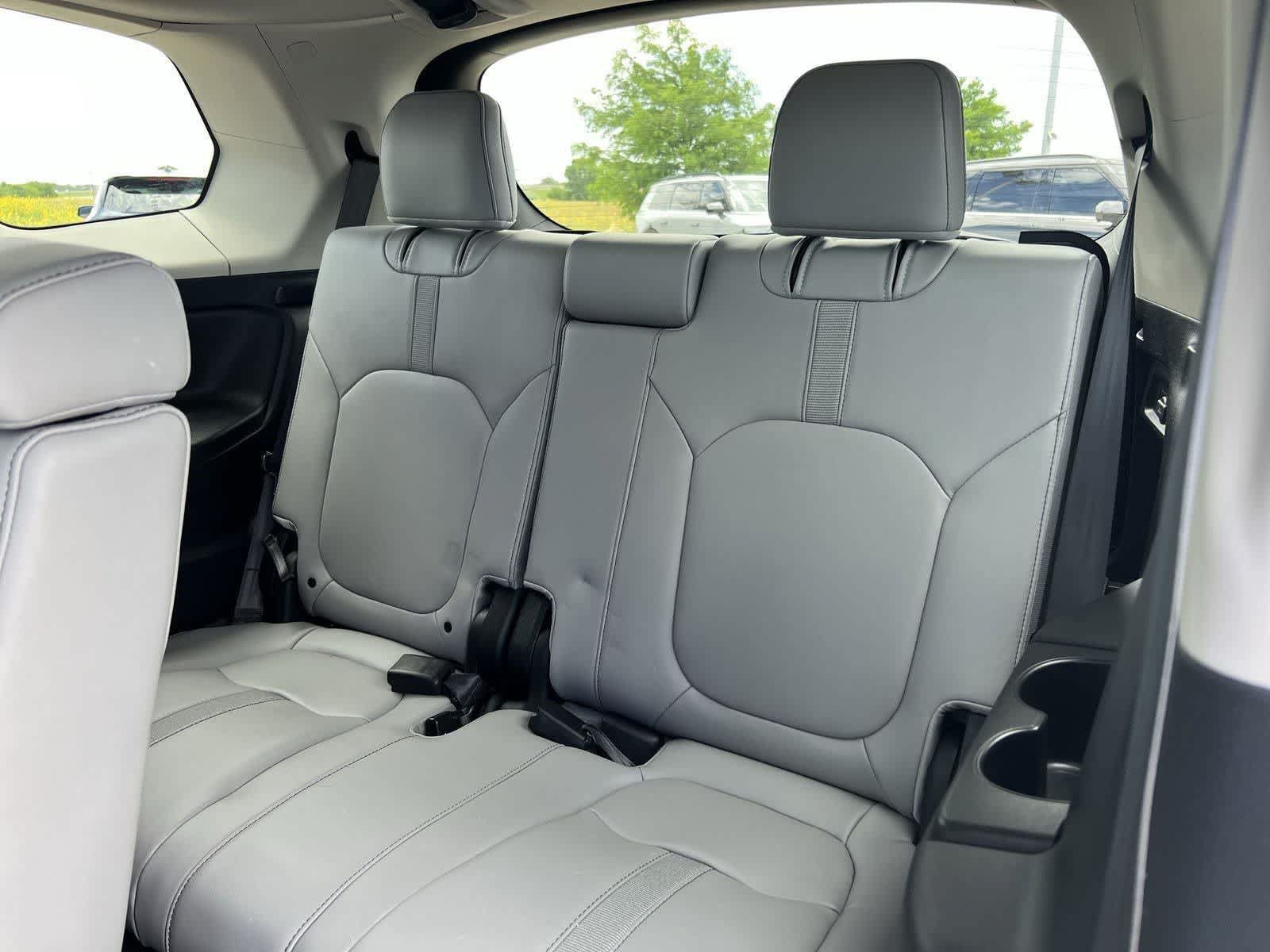 Used 2025 Honda Pilot EX-L image 37