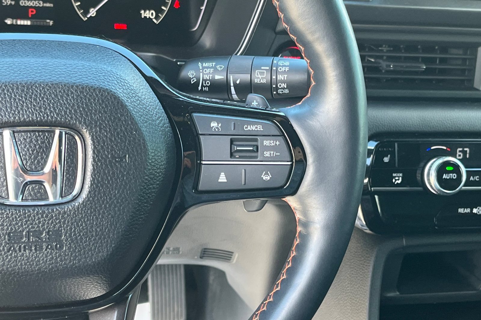 Used 2025 Honda Pilot TrailSport image 34