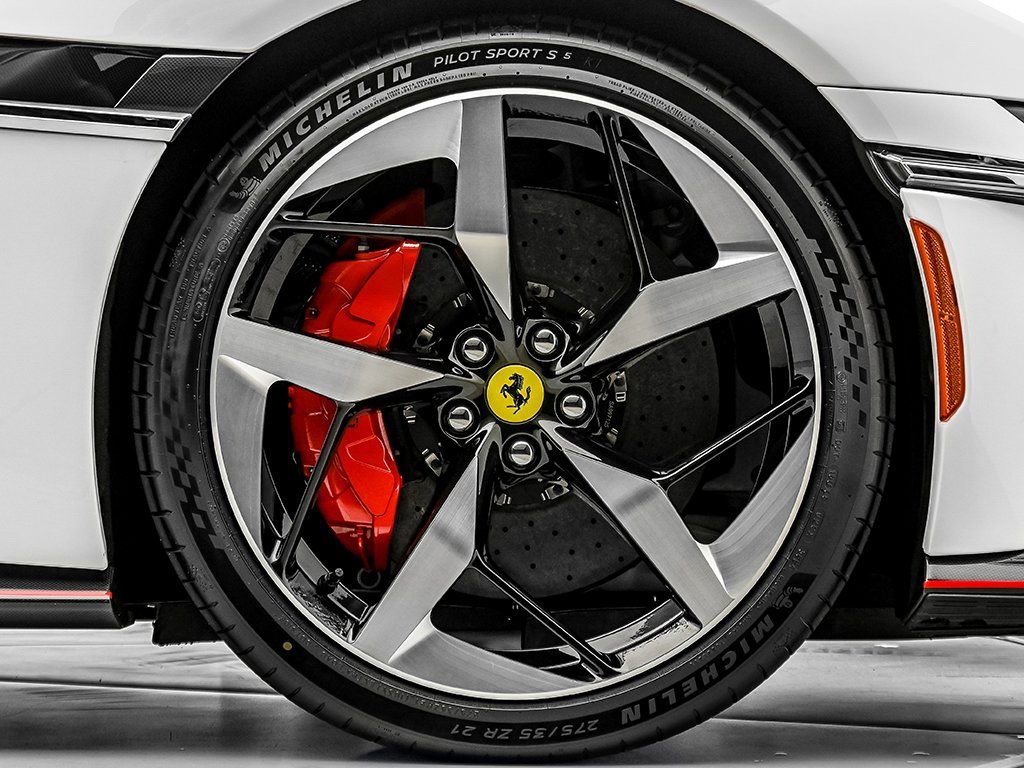 Certified 2025 Ferrari 12Cilindri image 37