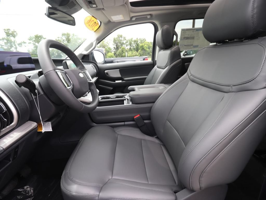 New 2026 Ford Expedition Active RWD image 2