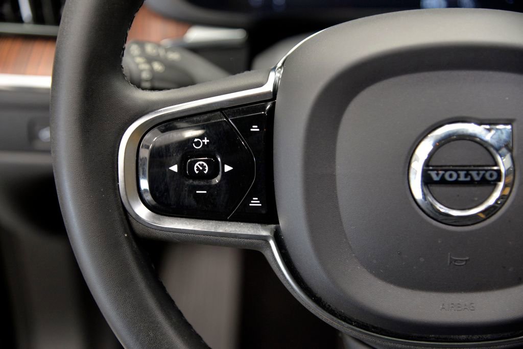 Used 2023 Volvo XC60 T8 Ultimate w/ Protection Package Premier image 23