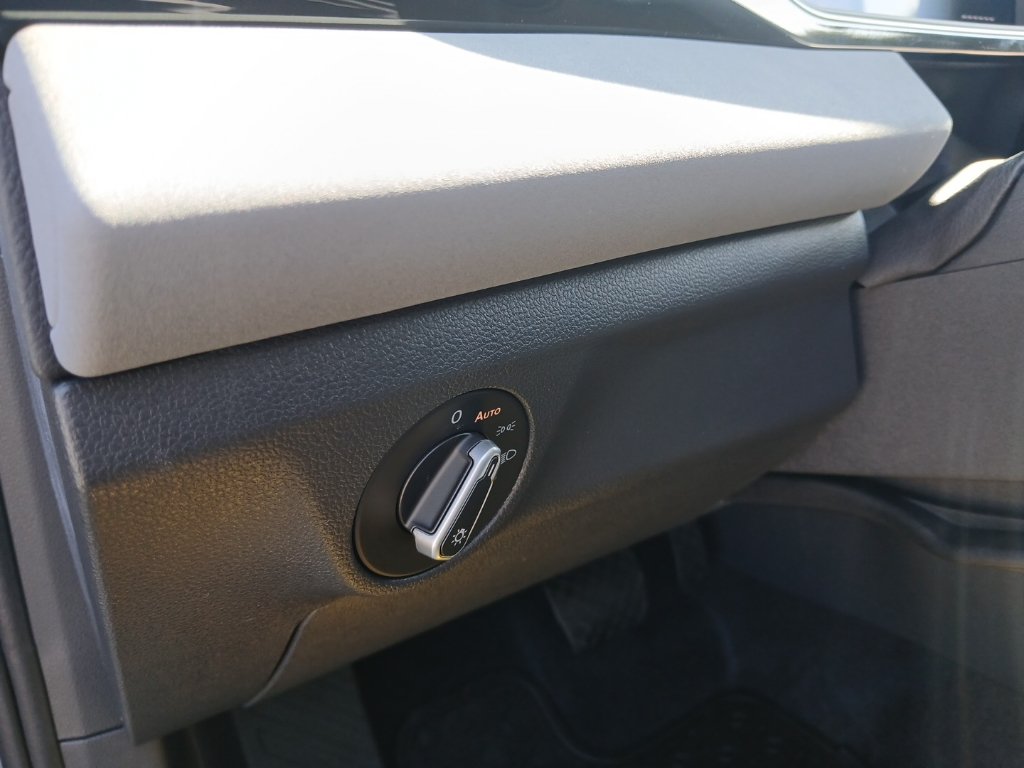 New 2027 Volkswagen Jetta SE FWD image 12