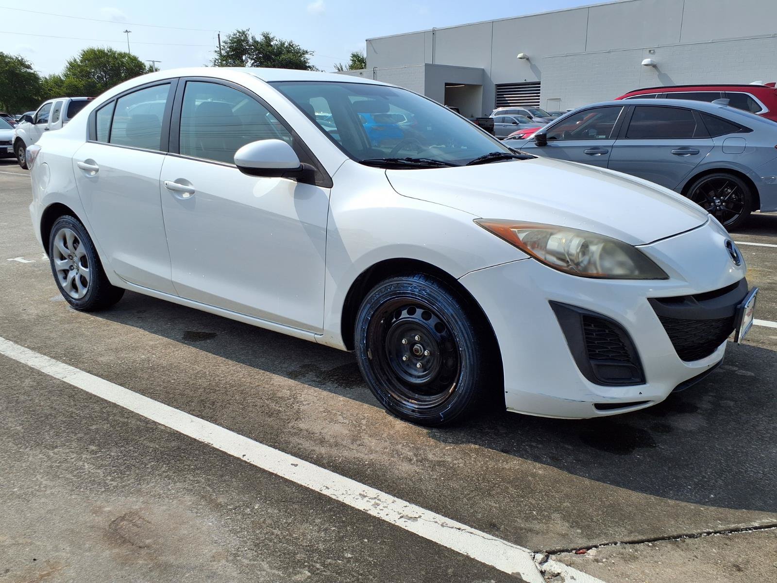 Used 2011 MAZDA MAZDA3 i Sport FWD image 2