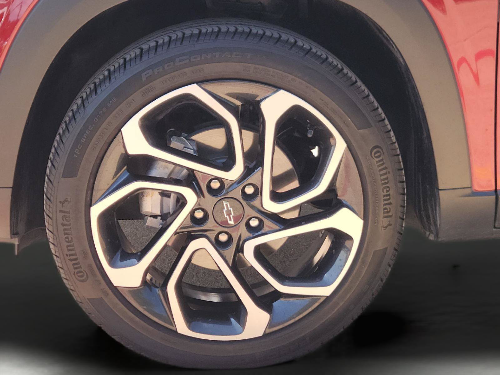 Used 2025 Chevrolet Trax RS w/ Sunroof Package FWD image 10