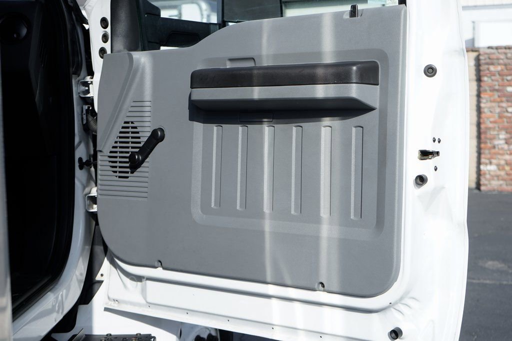 Used 2017 Ford F650 2WD Regular Cab Super Duty image 30