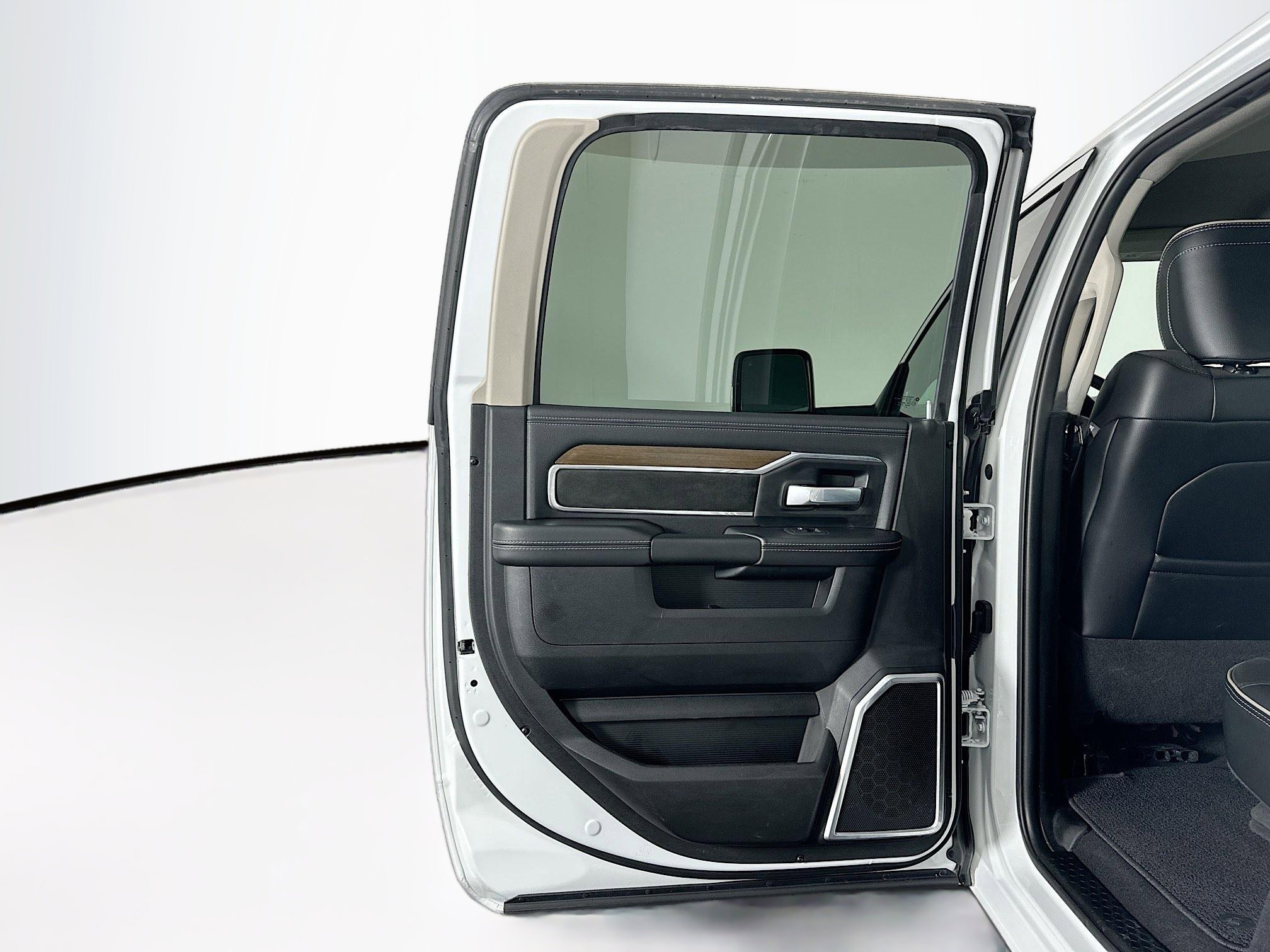 Used 2024 RAM 2500 Laramie image 26