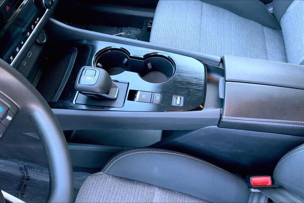 Used 2022 Nissan Rogue SV image 13