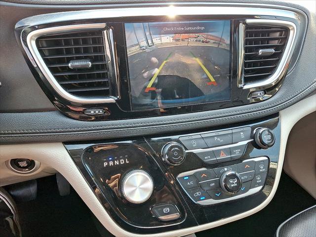 Used 2020 Chrysler Pacifica Limited FWD image 7