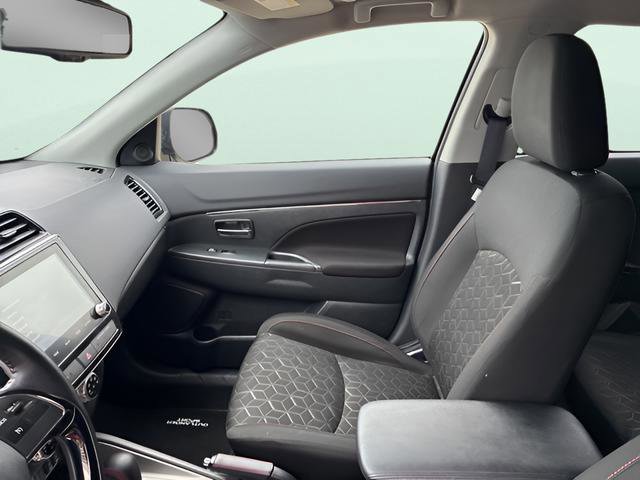 Used 2025 Mitsubishi Outlander Sport ES image 16