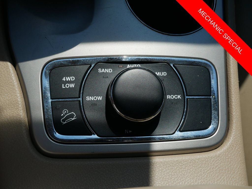 Used 2015 Jeep Grand Cherokee Limited w/ Trailer Tow Group IV AWD/4WD image 25