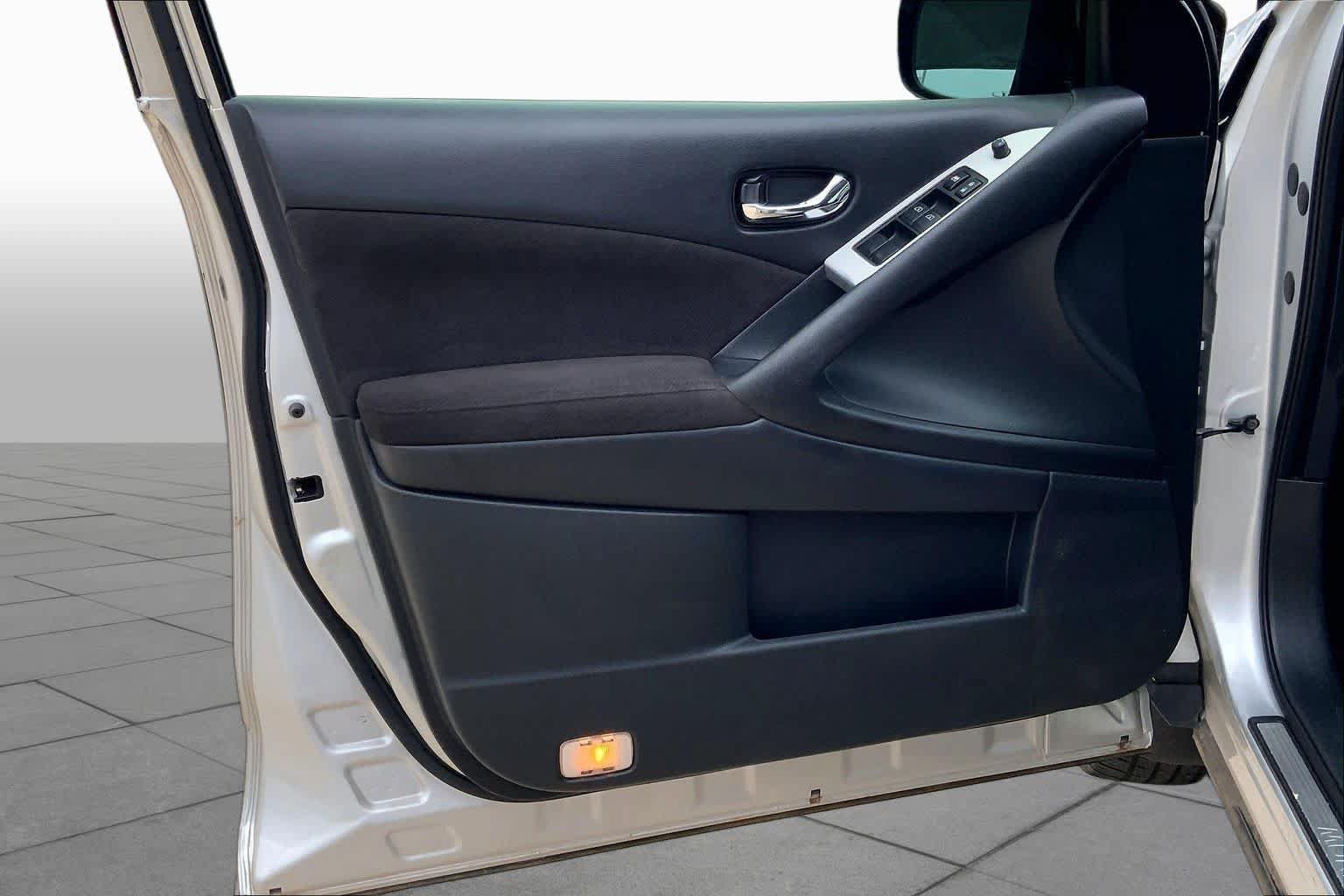 Used 2013 Nissan Murano SV AWD/4WD image 20