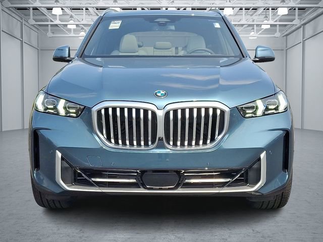 Certified 2026 BMW X5 xDrive40i w/ Premium Package AWD/4WD image 2