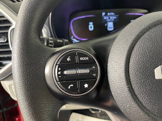 Certified 2023 Kia Soul LX FWD image 10