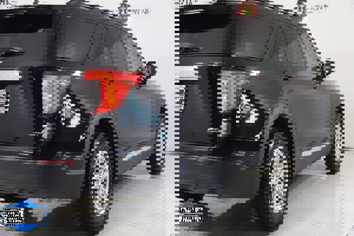 Used 2022 Ford Explorer XLT image 48