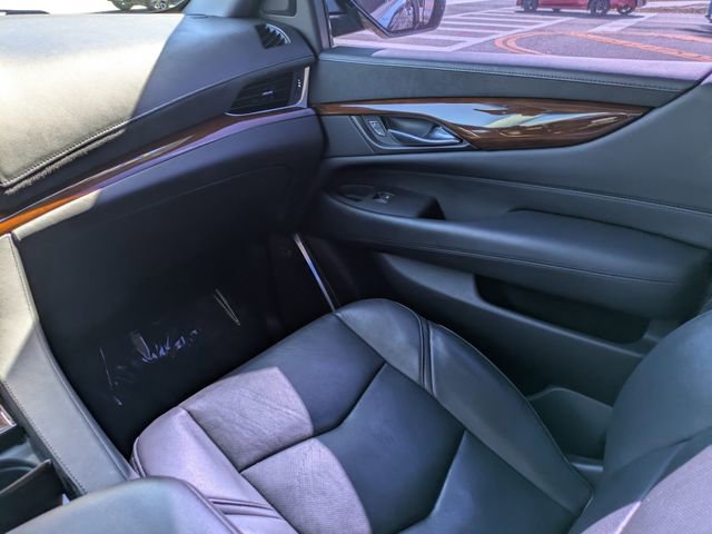 Used 2019 Cadillac Escalade Premium Luxury w/ Escalade Sport Edition image 14