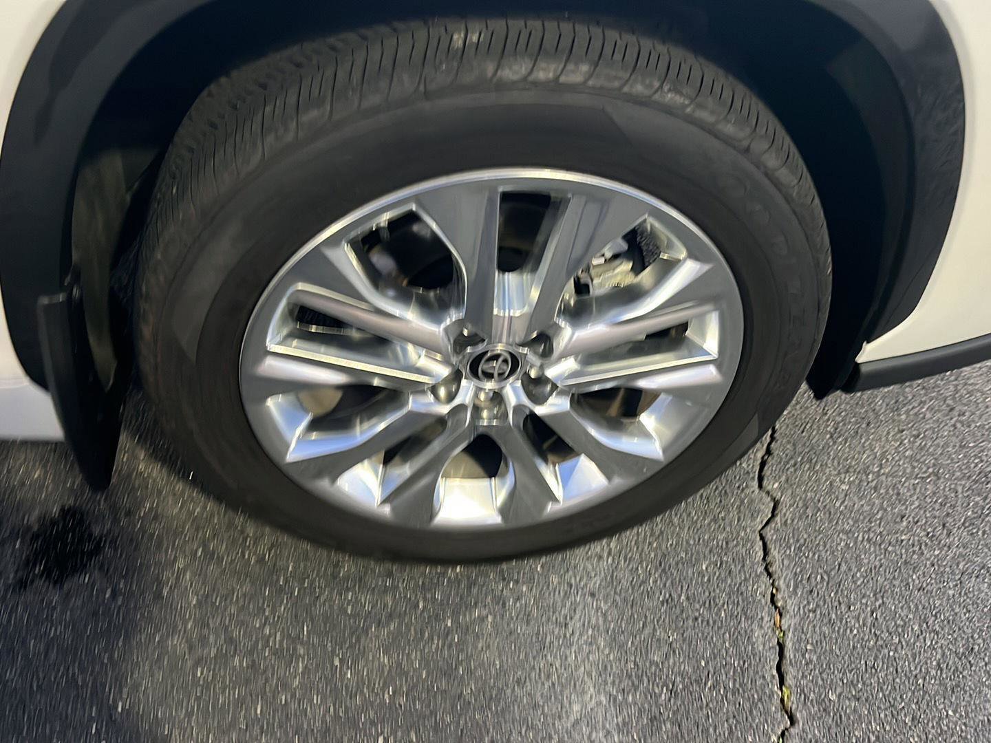 Used 2024 Toyota Highlander Limited image 44