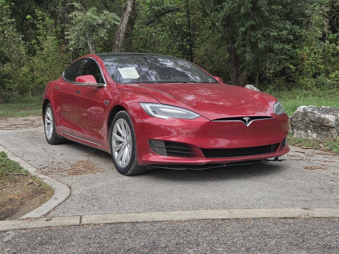 Used 2016 Tesla Model S 60 RWD image 2