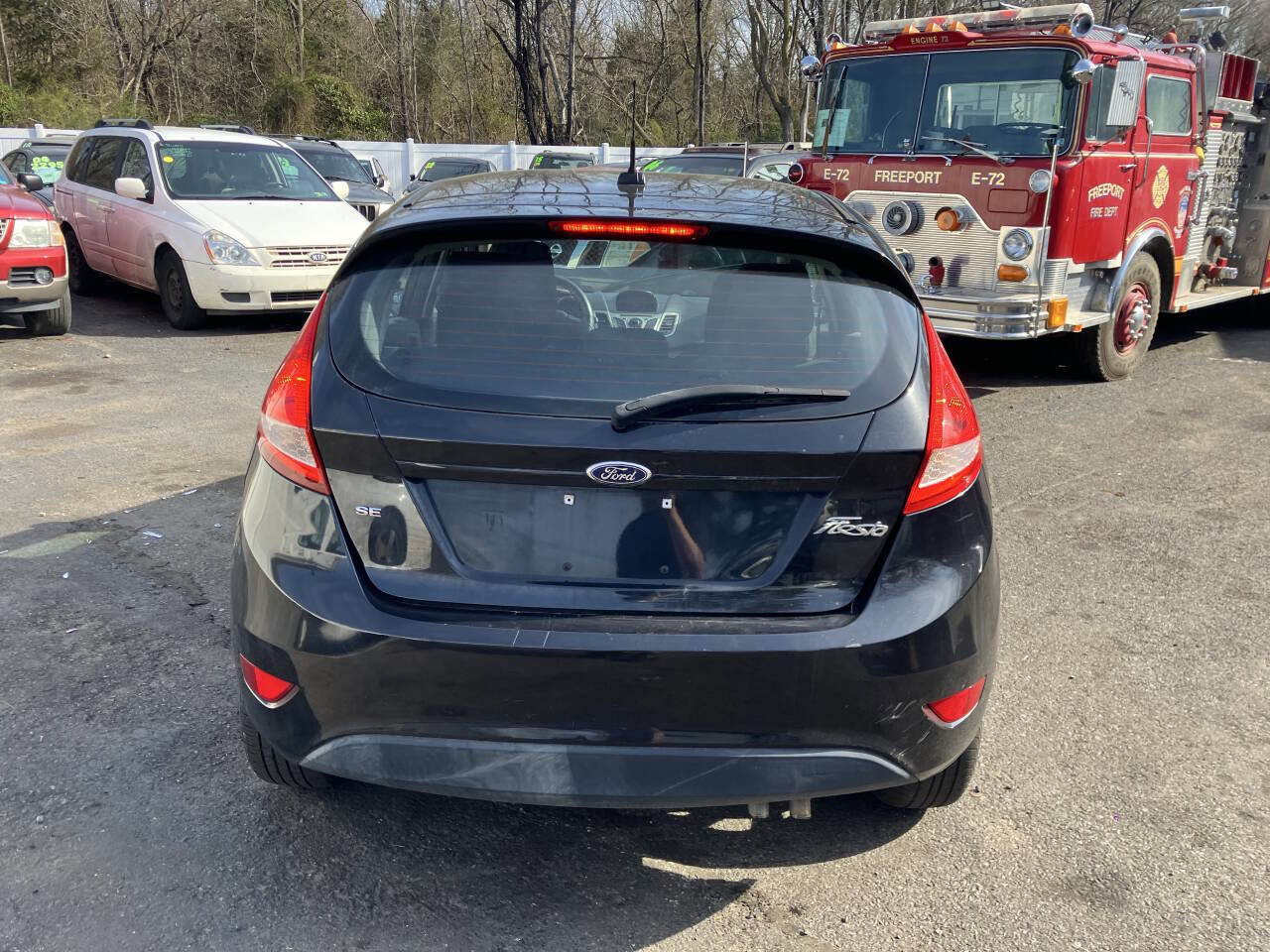 Used 2011 Ford Fiesta SE w/ 203A Rapid Spec Order Code image 8