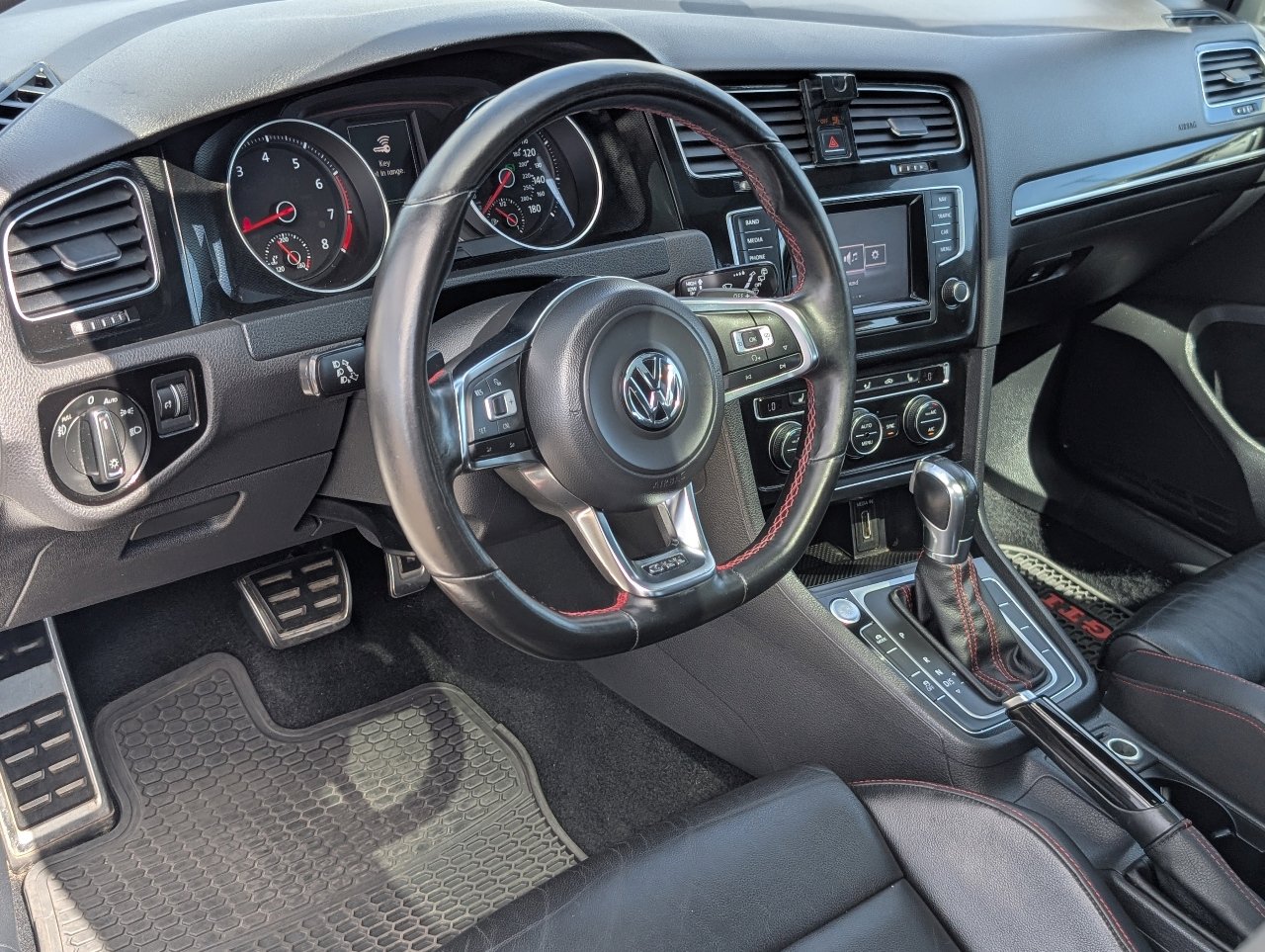 Used 2015 Volkswagen GTI Autobahn w/ Lighting Package (SEL) image 14