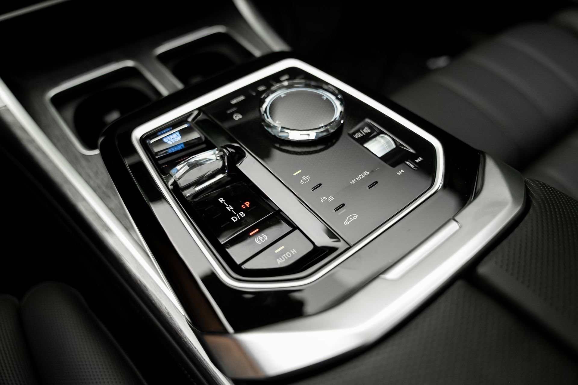 Used 2024 BMW i7 xDrive60 w/ Executive Package image 51