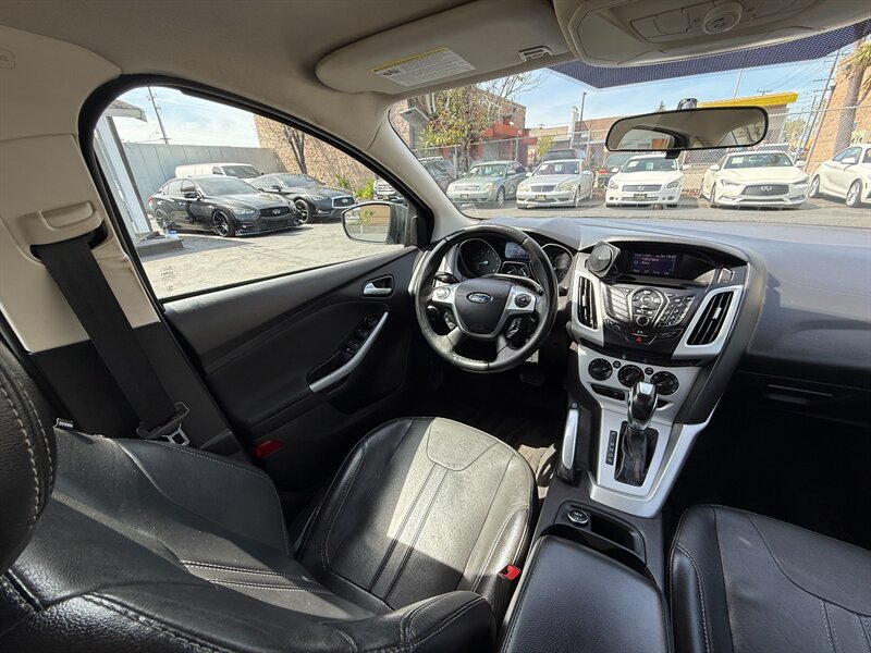 Used 2013 Ford Focus SE FWD image 15