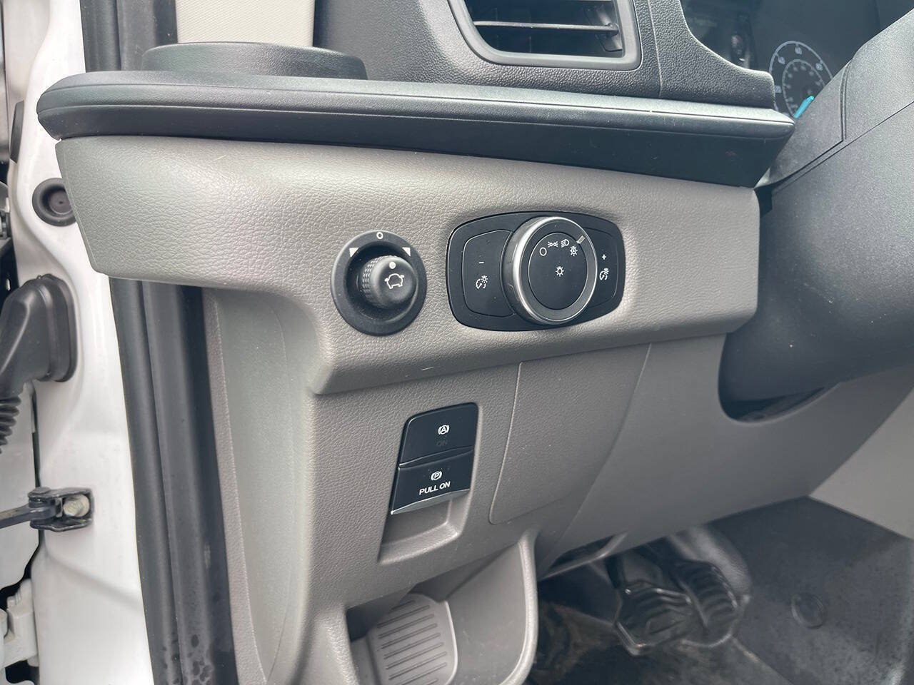 Used 2022 Ford Transit 150 Low Roof RWD image 18