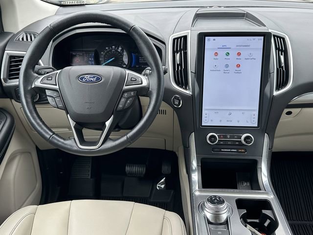 Used 2022 Ford Edge Titanium w/ Class II Trailer Tow Package AWD/4WD image 11