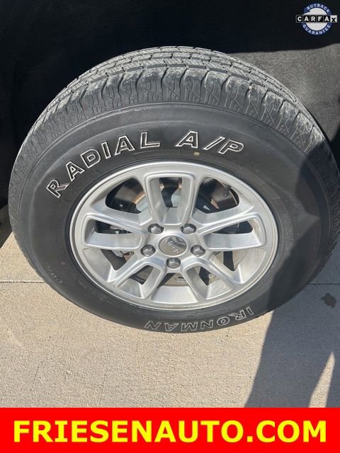 Used 2019 Jeep Grand Cherokee Laredo AWD/4WD image 9