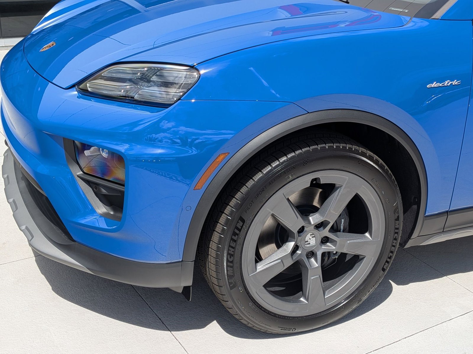 New 2026 Porsche Macan 4 Electric AWD/4WD image 12