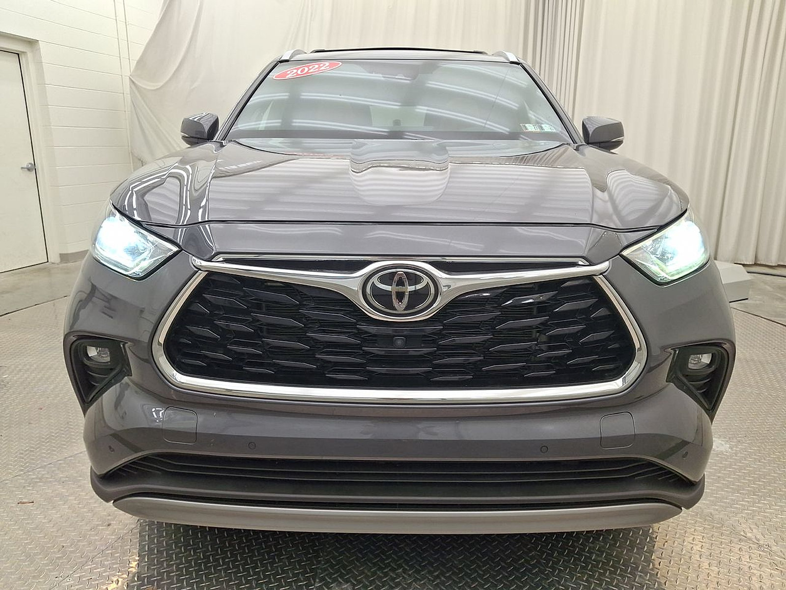 Used 2022 Toyota Highlander Platinum AWD/4WD image 32