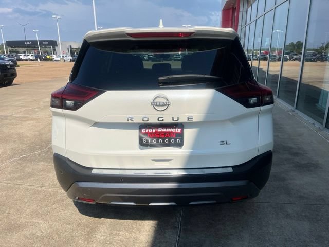 Used 2023 Nissan Rogue SL w/ SL Premium Package FWD image 3