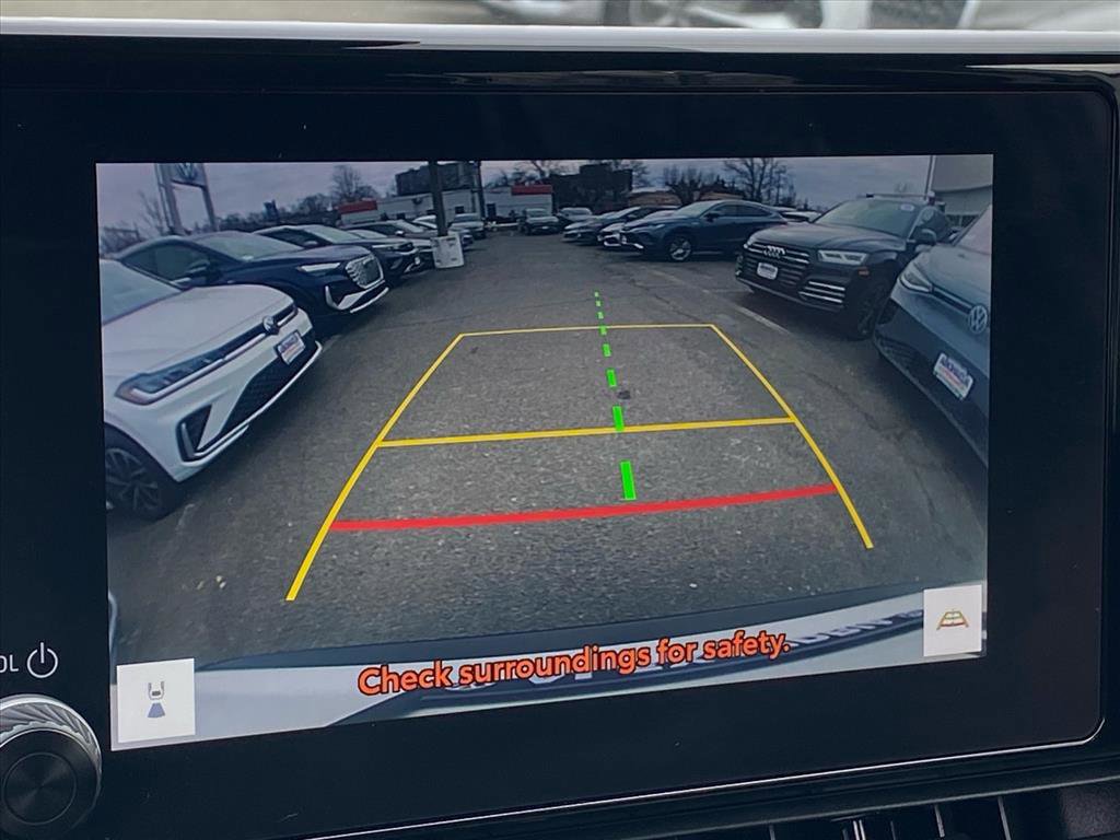 Used 2024 Toyota RAV4 XLE image 18