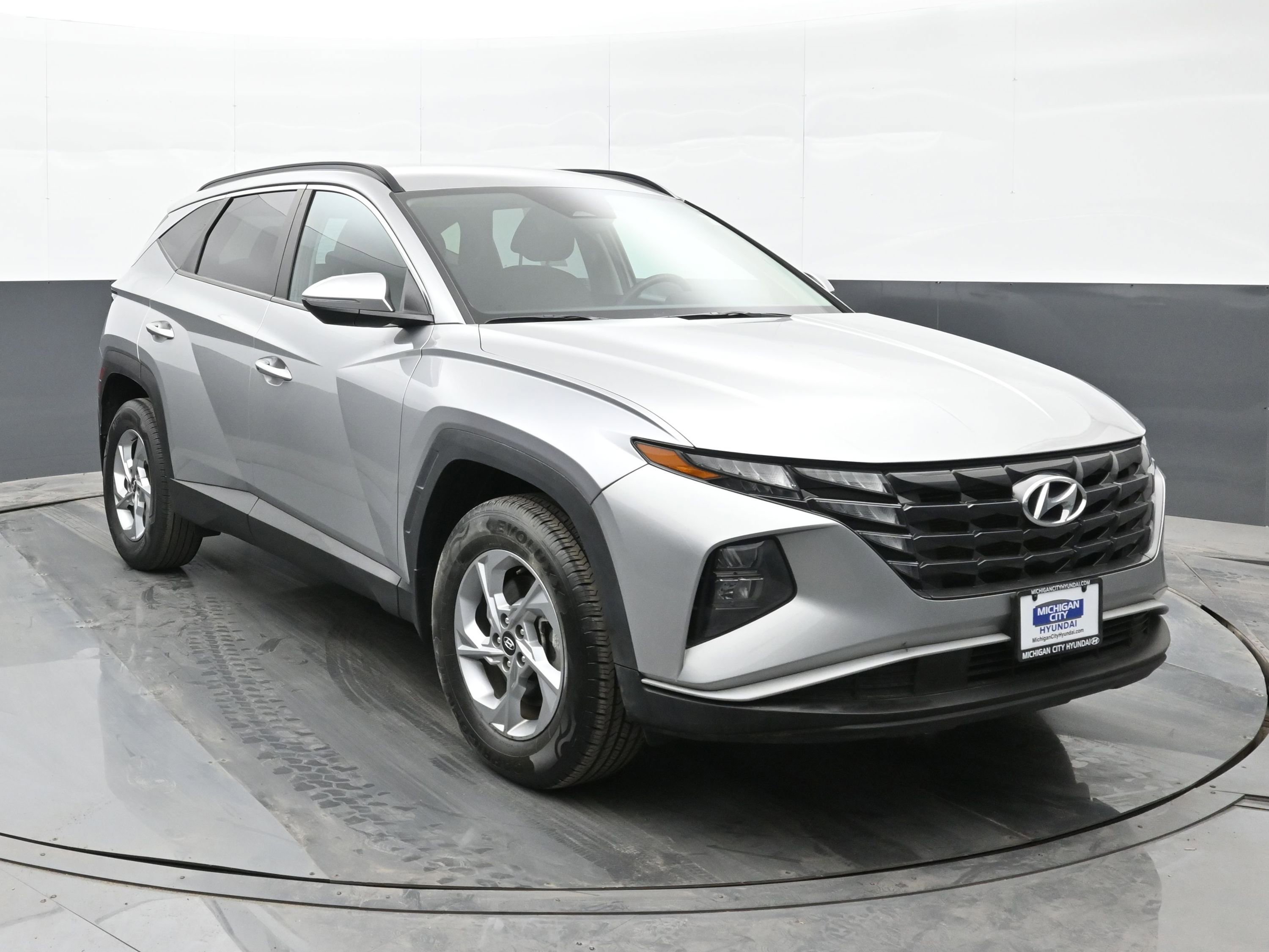 Used 2022 Hyundai Tucson SEL AWD/4WD image 2