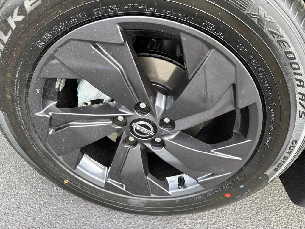 New 2026 Nissan Rogue SV FWD image 9