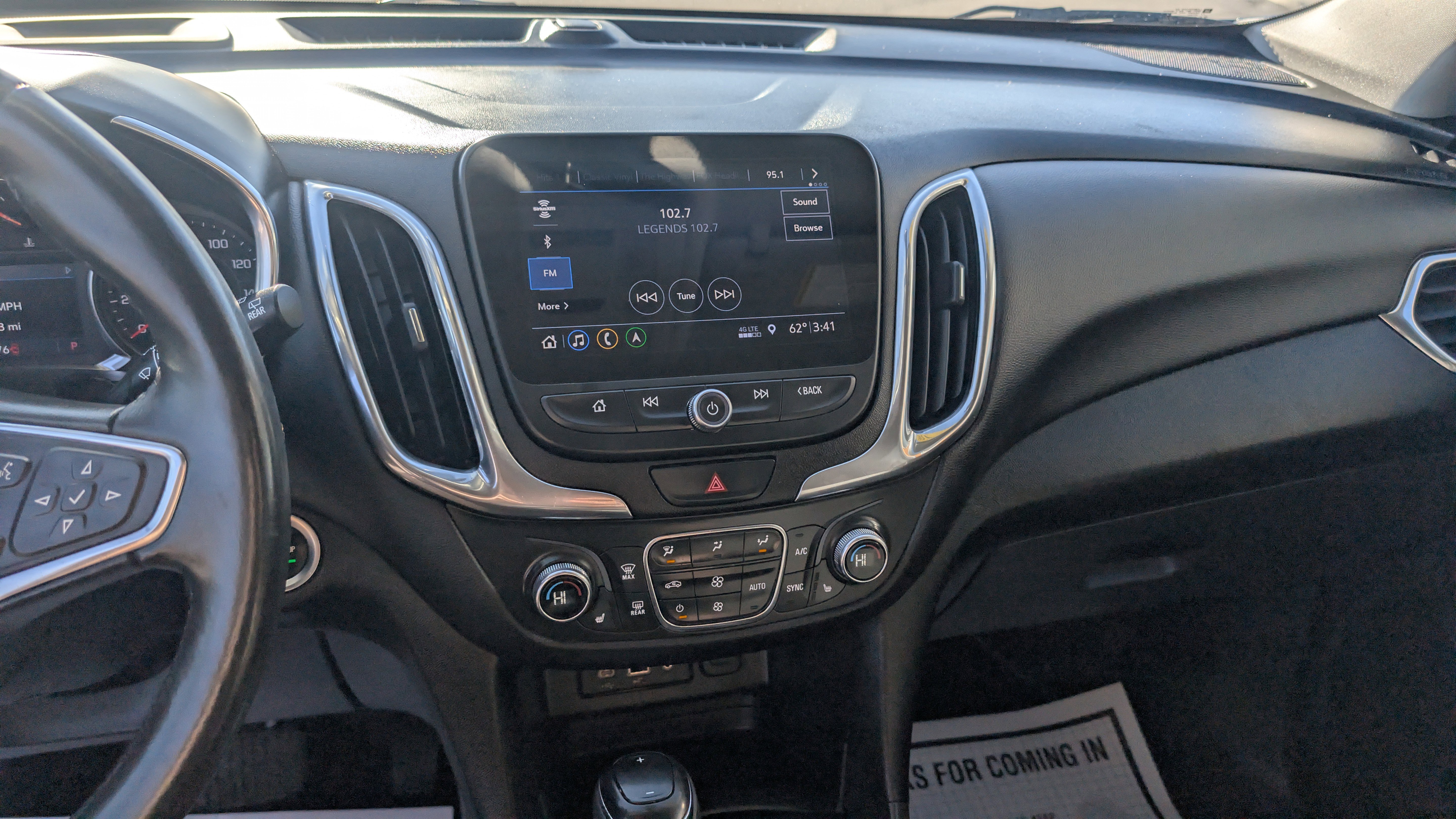 Used 2021 Chevrolet Equinox LT image 23