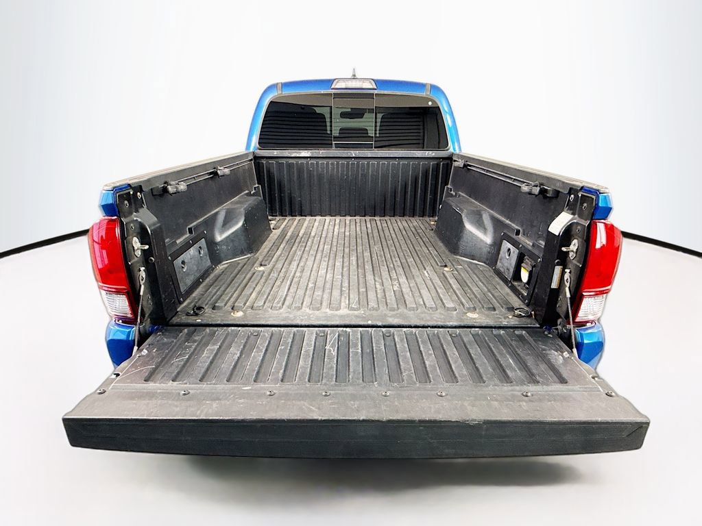 Used 2018 Toyota Tacoma TRD Sport image 29