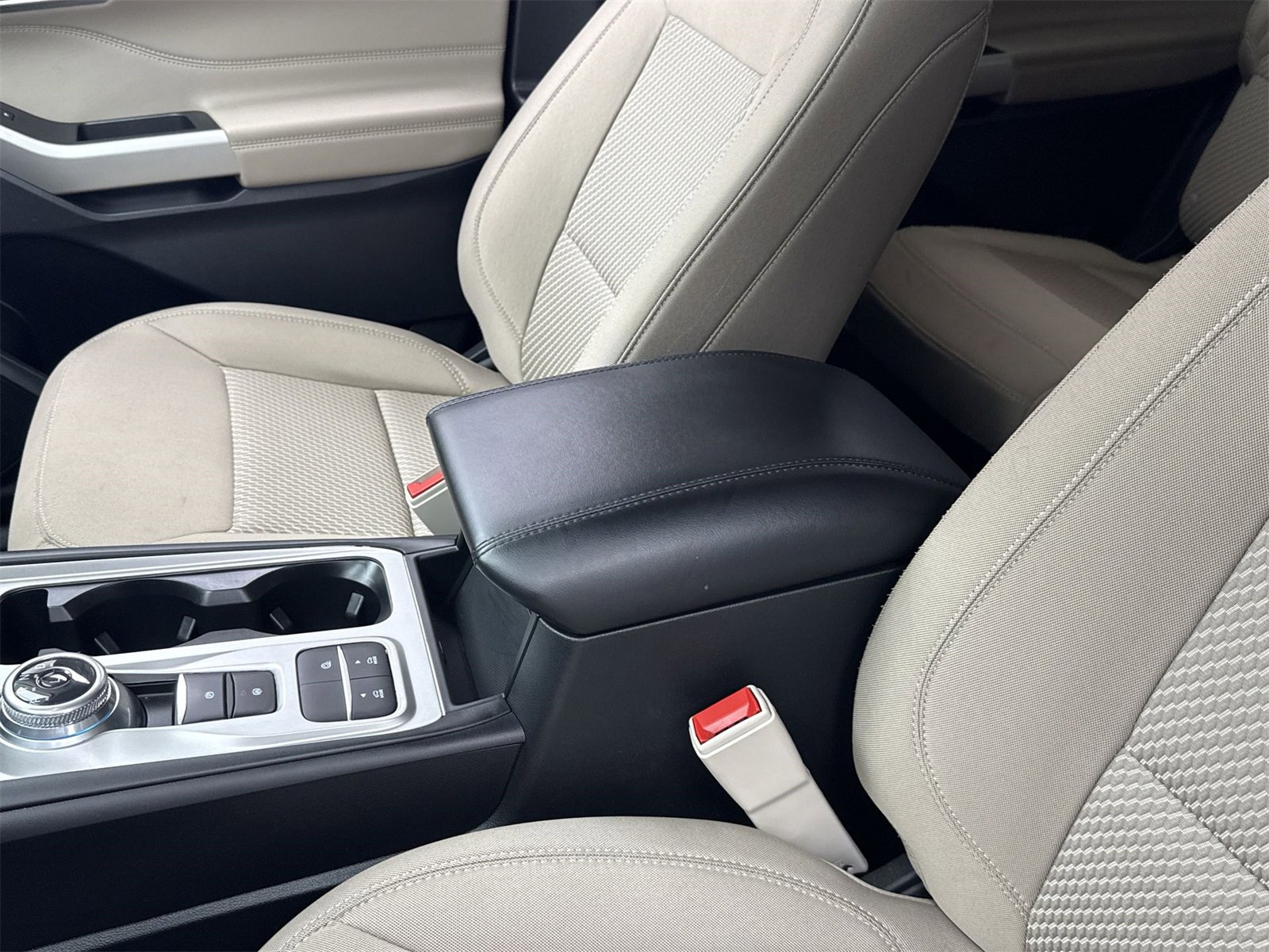 Used 2023 Ford Explorer XLT w/ Class IV Trailer Tow Package image 32