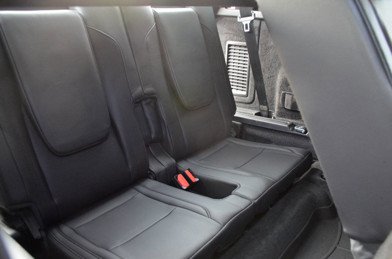 Used 2020 Land Rover Discovery Sport S image 11