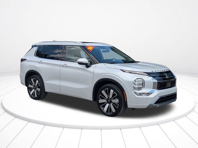 New 2026 Mitsubishi Outlander SEL FWD image 2